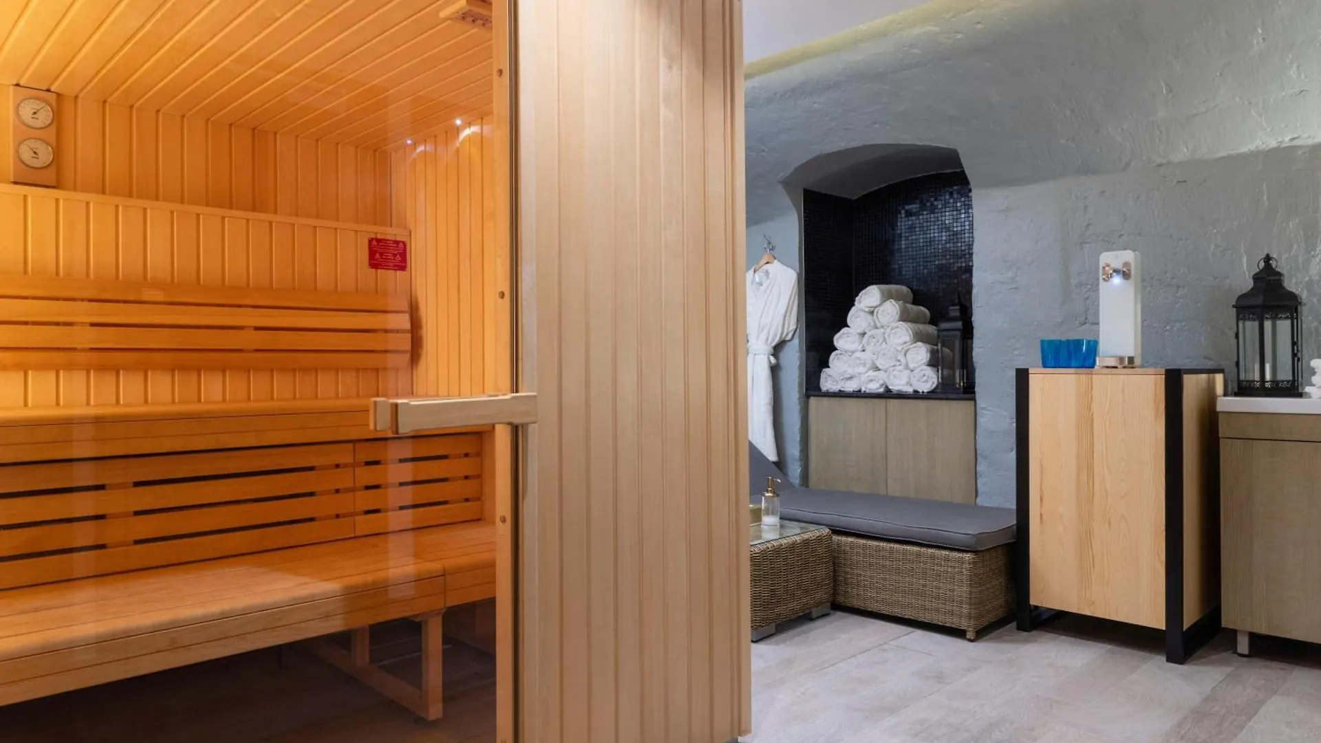 Hotel Le Belmont Paris