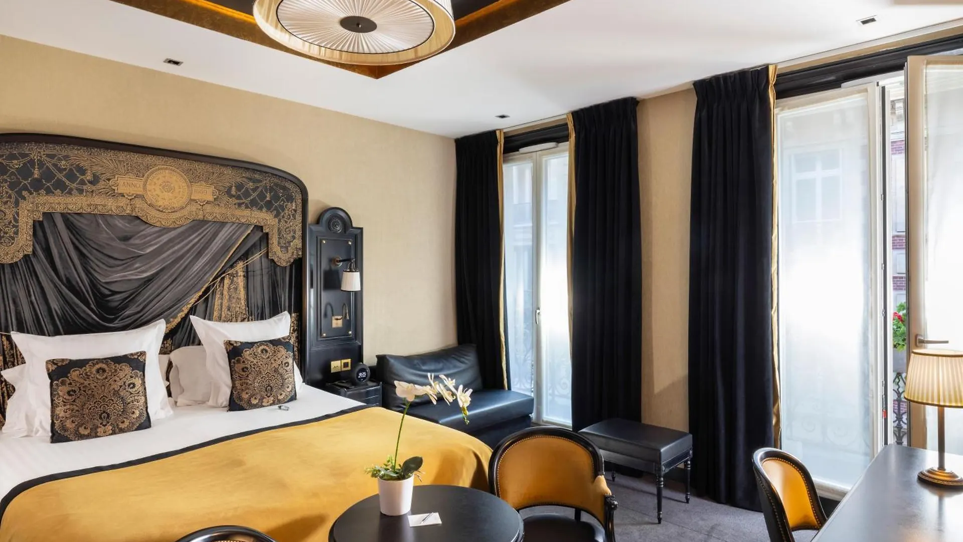 Hotel Le Belmont Paris
