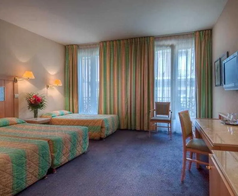 Hotell Le Belmont Paris